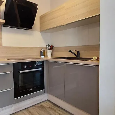 Luxury Near The With Private Pool -exclusive Use Apartment *