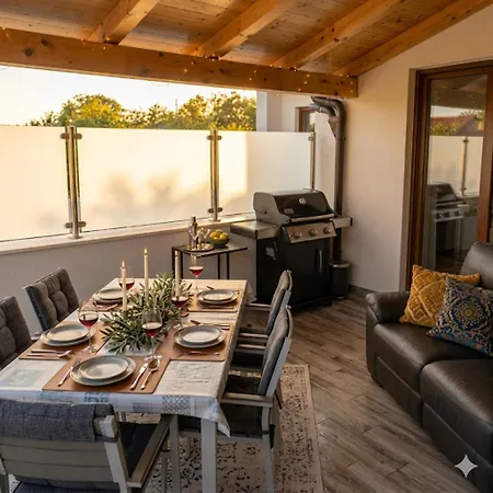 Luxury Histria With Private Pool Near The Διαμέρισμα *